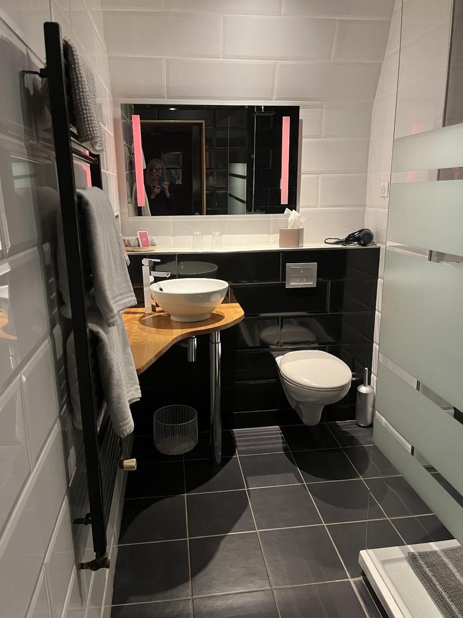 Le Terminus Hotel Tournus Bilik gambar
